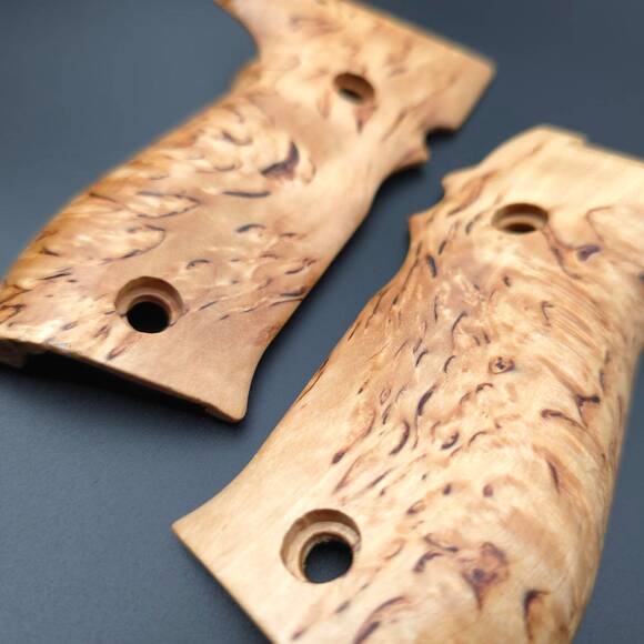 Sig Sauer P226 DA/SA karelian birch grips - Traditional / hand-painted