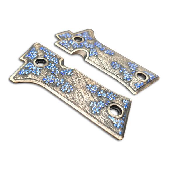 Beretta 80X Cheetah maple grips - Blue Sakura / hand-painted