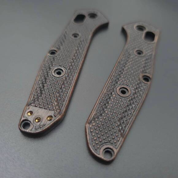 Benchmade Mini Osborne 945 walnut handle scales - Classic V2 Dark / hand-painted