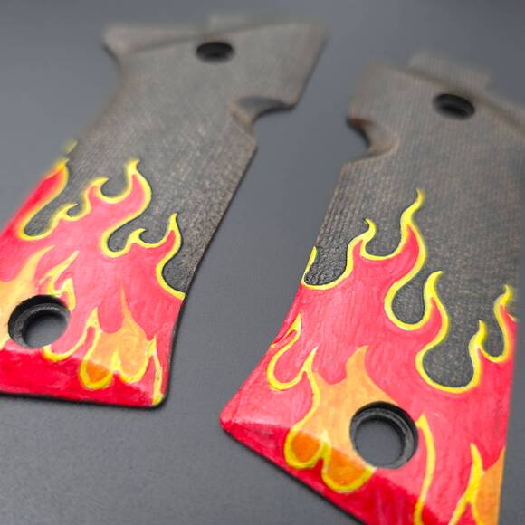 Beretta 80X Cheetah maple grips - Flame / hand-painted
