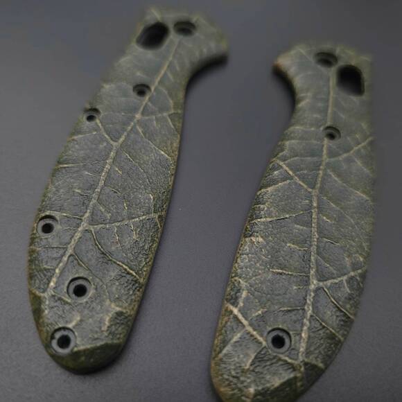 Benchmade Mini Griptilian 555 maple handle scales - Leaf Dark Green Clipless / hand-painted