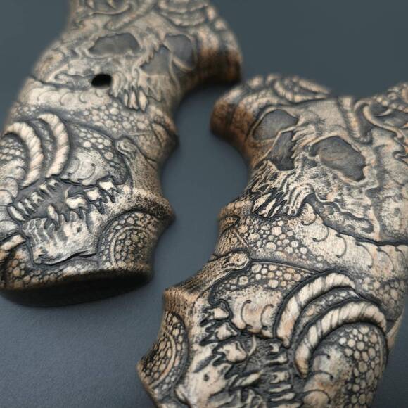 Colt Anaconda (Pre 2020) maple grips - Skull Snake / hand-painted