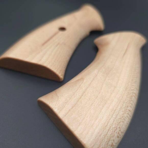 Zastava M83 maple grips - Traditional / hand-painted