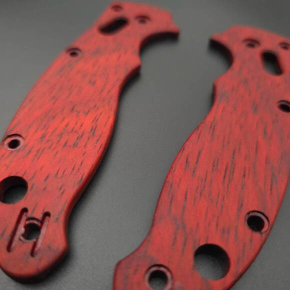 Spyderco Manix 2 Lightweight padauk handle scales - Traditional / hand-painted