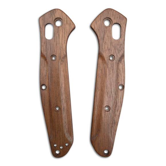 Benchmade Osborne 940-1 walnut handle scales - Traditional / hand-painted