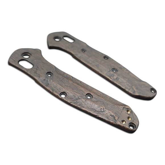 Benchmade Mini Osborne 945 walnut handle scales - Wood Bark V2 Dark / hand-painted