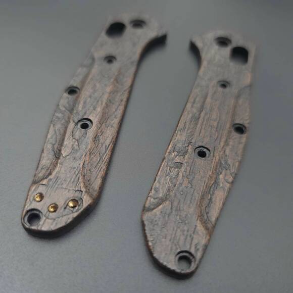 Benchmade Mini Osborne 945 walnut handle scales - Wood Bark V2 Dark / hand-painted