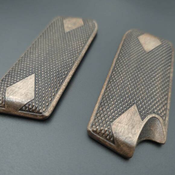 Tokarev TT maple grips - Classic Colt Dark / hand-painted