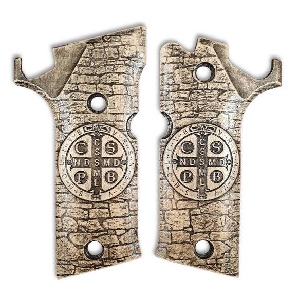 Beretta 92X Performance maple grips - Saint Benedict Medal / hand-painted