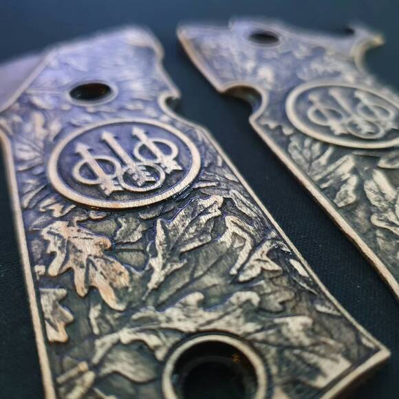 Beretta 92X Performance Maple Grips - Beretta Logo Leaves / Hand-painted