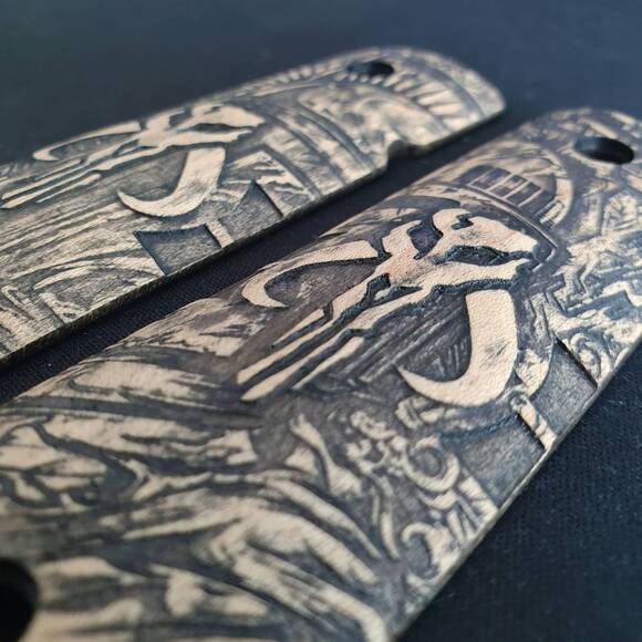 Mythosaur Skull - 1911 Full Size Government Grips