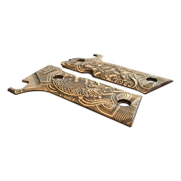 Beretta 92X Performance Maple Grips - Celtic Heart / Hand-painted