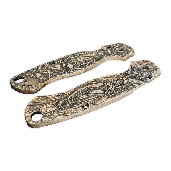 Spyderco Para Military 2 maple handle scales - Crucifixion / hand-painted