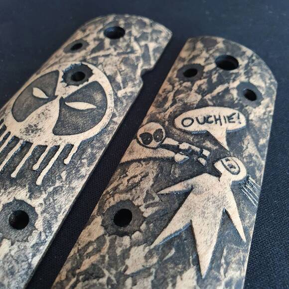 Deadpool Classic - 1911 Full Size Bobtail Grips
