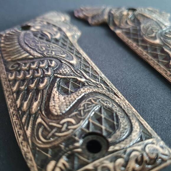 Smith And Wesson 22 Victory Maple Grips - Celtic Griffin / Hand-painted