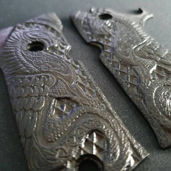 Beretta 92X Performance Maple Grips - Celtic Griffin Black / Hand-painted