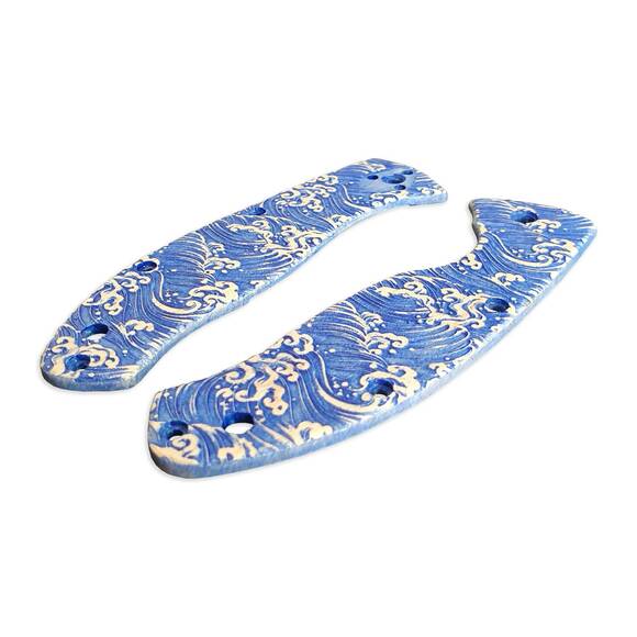 Spyderco Tenacious maple handle scales - Japan Wave / hand-painted