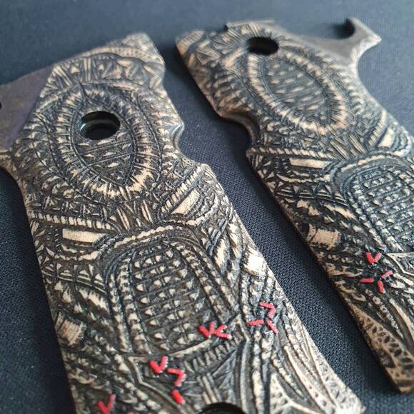 Beretta 92X Performance Maple Grips - Predator / Hand-painted