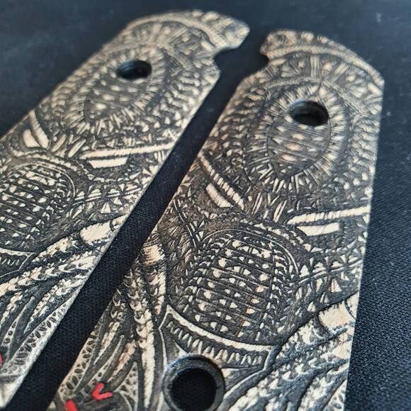 Hudson H9 Maple Grips - Predator / Hand-painted