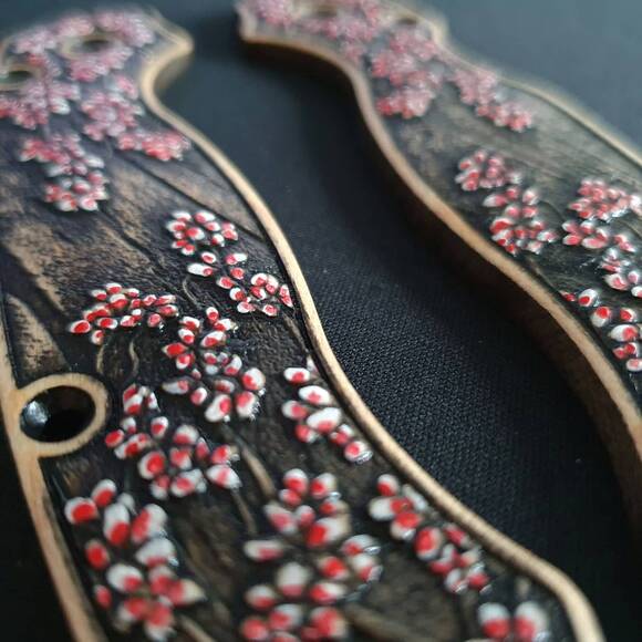 Spyderco Para Military 2 lefty maple handle scales - Sakura / hand-painted