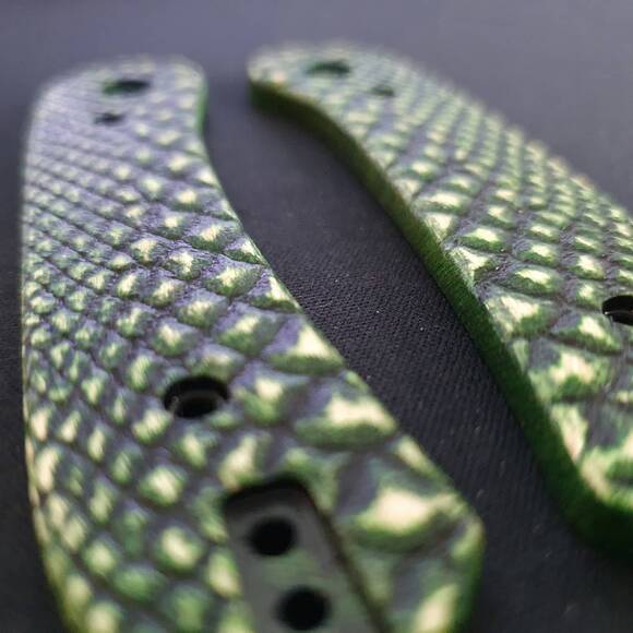 Knafs Lander maple handle scales - Snake Skin Green / hand-painted