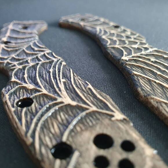 Spyderco Delica 4, Lil' Matriarch maple handle scales - Spider Web / hand-painted