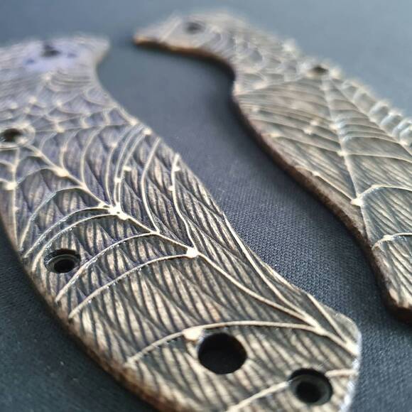 Spyderco Tenacious maple handle scales - Spider Web / hand-painted