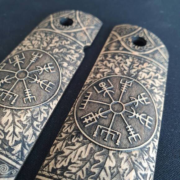 1911 Full-Size Magwell Maple Grips - Vegvisir / Hand-painted