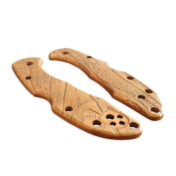 Wood Bark (3166) - Spyderco Delica 4, Lil' Matriarch Knife Scales by Svechnikov Knives