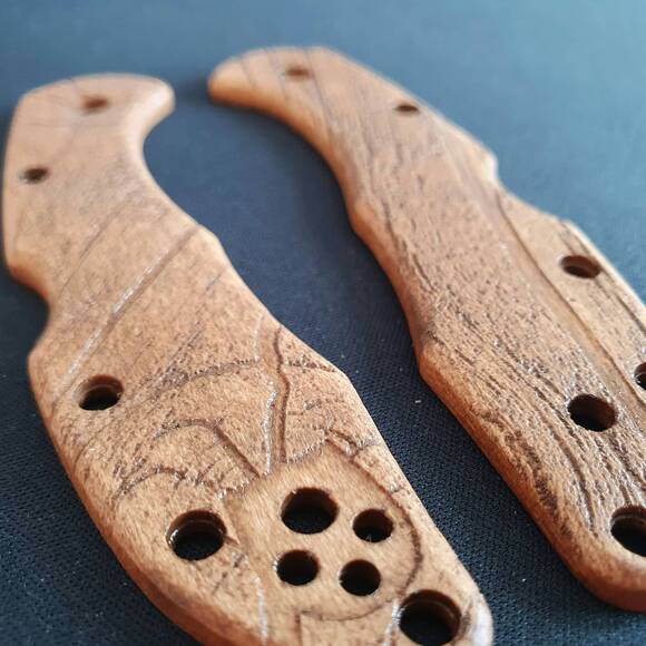 Wood Bark (3166) - Spyderco Delica 4, Lil' Matriarch Knife Scales by Svechnikov Knives