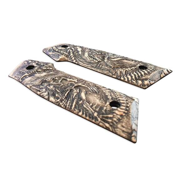 AR-15 Indian Creek Grip Adapter Grips - Alien / Hand-painted