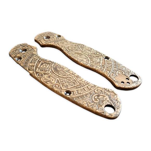 Spyderco Para Military 2 lefty maple handle scales - Aztec / hand-painted