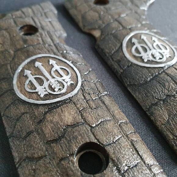Beretta 92XI, 92GTS Maple Grips - Charcoal Medallion / Hand-painted