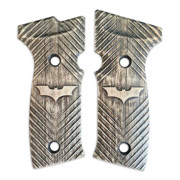 Sig Sauer P320 AXG maple grips - Dark Knight / hand-painted