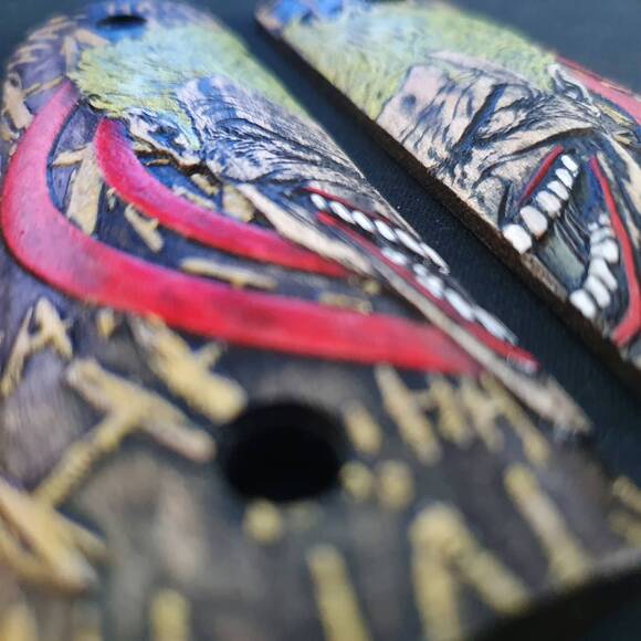 1911 Full-Size Magwell Maple Grips - Joker Circle / Hand-painted