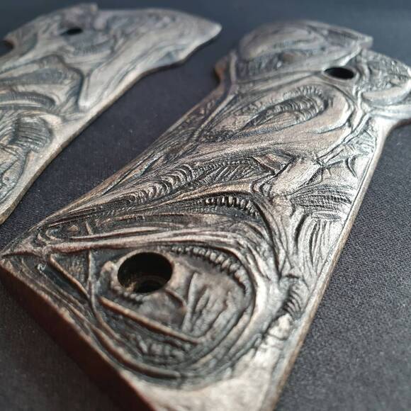 Smith And Wesson 422 Maple Grips - Neural Giger NG01 / Hand-painted