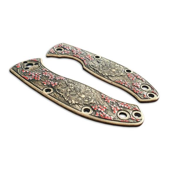 Sakura Wolves - Spyderco Tenacious Knife Scales by Svechnikov KnivesSakura Wolves - Spyderco Tenacious Knife Scales by Svechnikov Knives