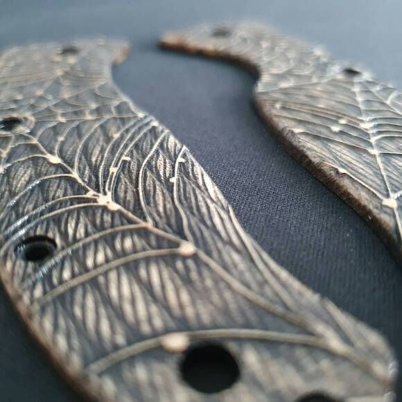 Spyderco Tenacious Clipless maple handle scales - Spider Web / hand-painted