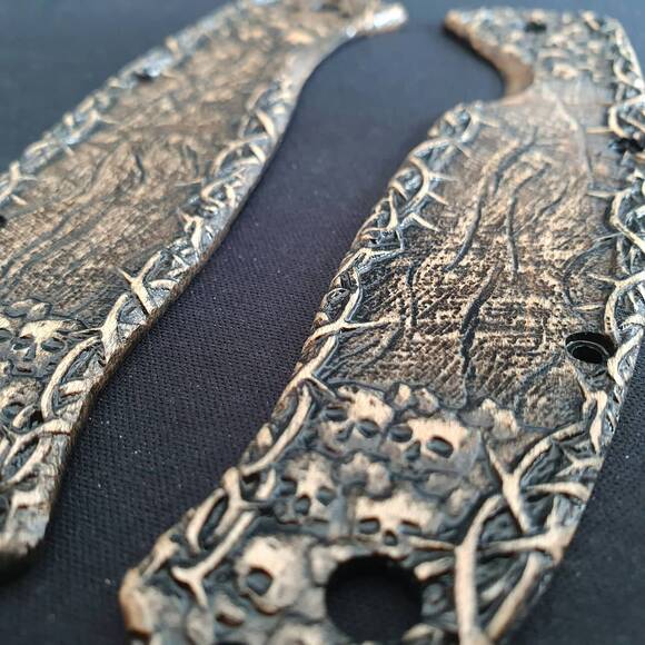 Thorn Crowns - Spyderco Resilience Knife Scales by Svechnikov Knives