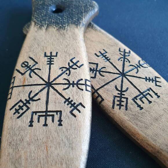 Vegvisir Classic - Terävä Skrama 200 Knife Scales by Svechnikov Knives