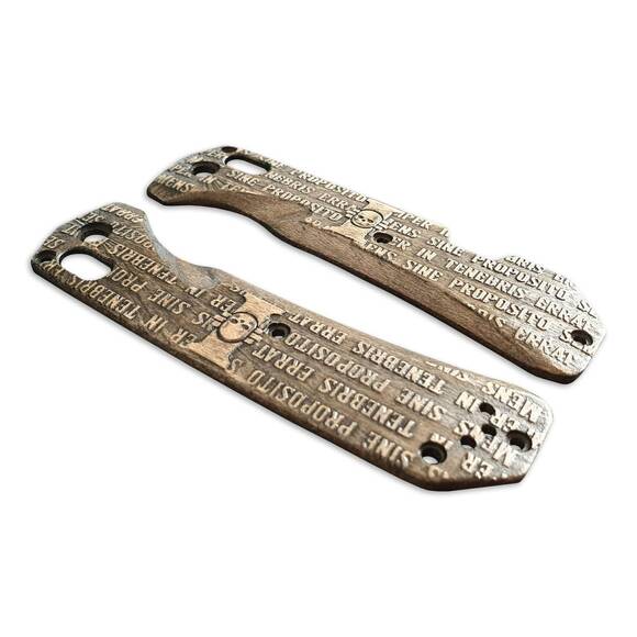 Benchmade Grizzly Creek 15060-2 maple handle scales - Warhammer 40000 Inquisition / hand-painted