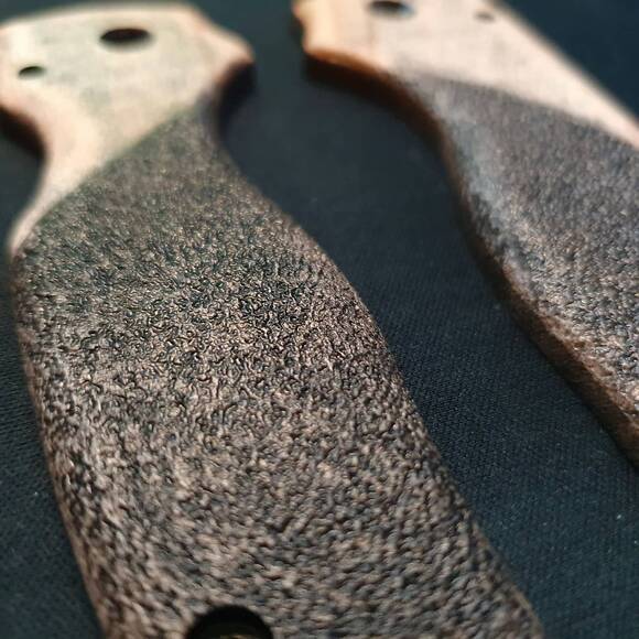 Spyderco Shaman maple handle scales - Asphalt / hand-painted
