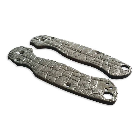 Burned - Spyderco Para Military 2 Knife Scales by Vladimir Svechnikov
