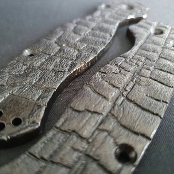 Burned - Spyderco Para Military 2 Knife Scales by Vladimir Svechnikov
