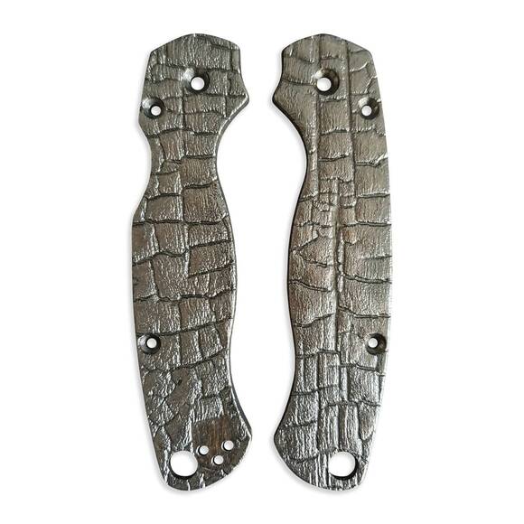 Burned - Spyderco Para Military 2 Knife Scales by Vladimir Svechnikov