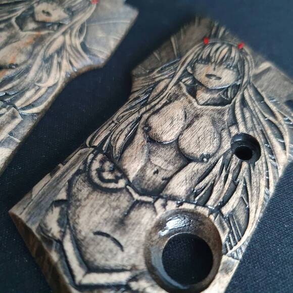 Code 002 - Beretta 3032 Tomcat Grips