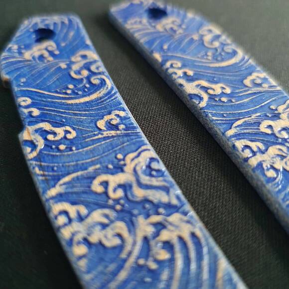 Spyderco Ikuchi maple handle scales - Japan Wave / hand-painted