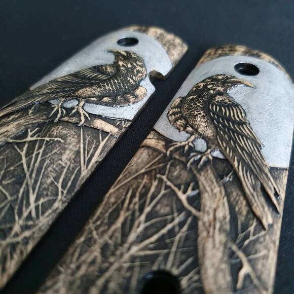 Moon Raven - 1911 Compact Size Officers Grips