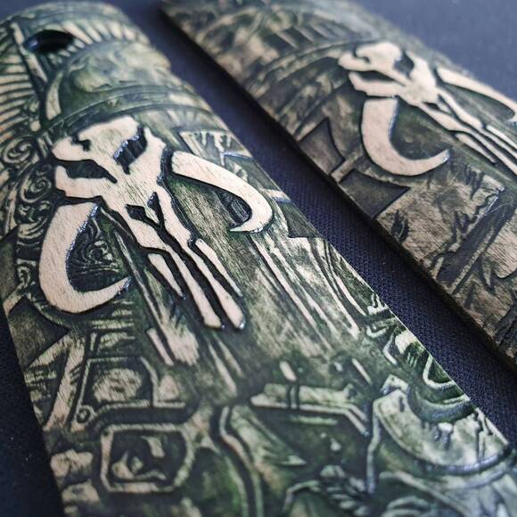 Mythosaur Skull Green - 1911 Full Size Magwell Grips