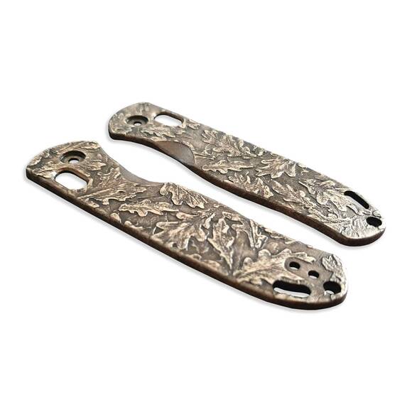 Kizer Drop Bear maple handle scales - Oak Leaves / hand-painted